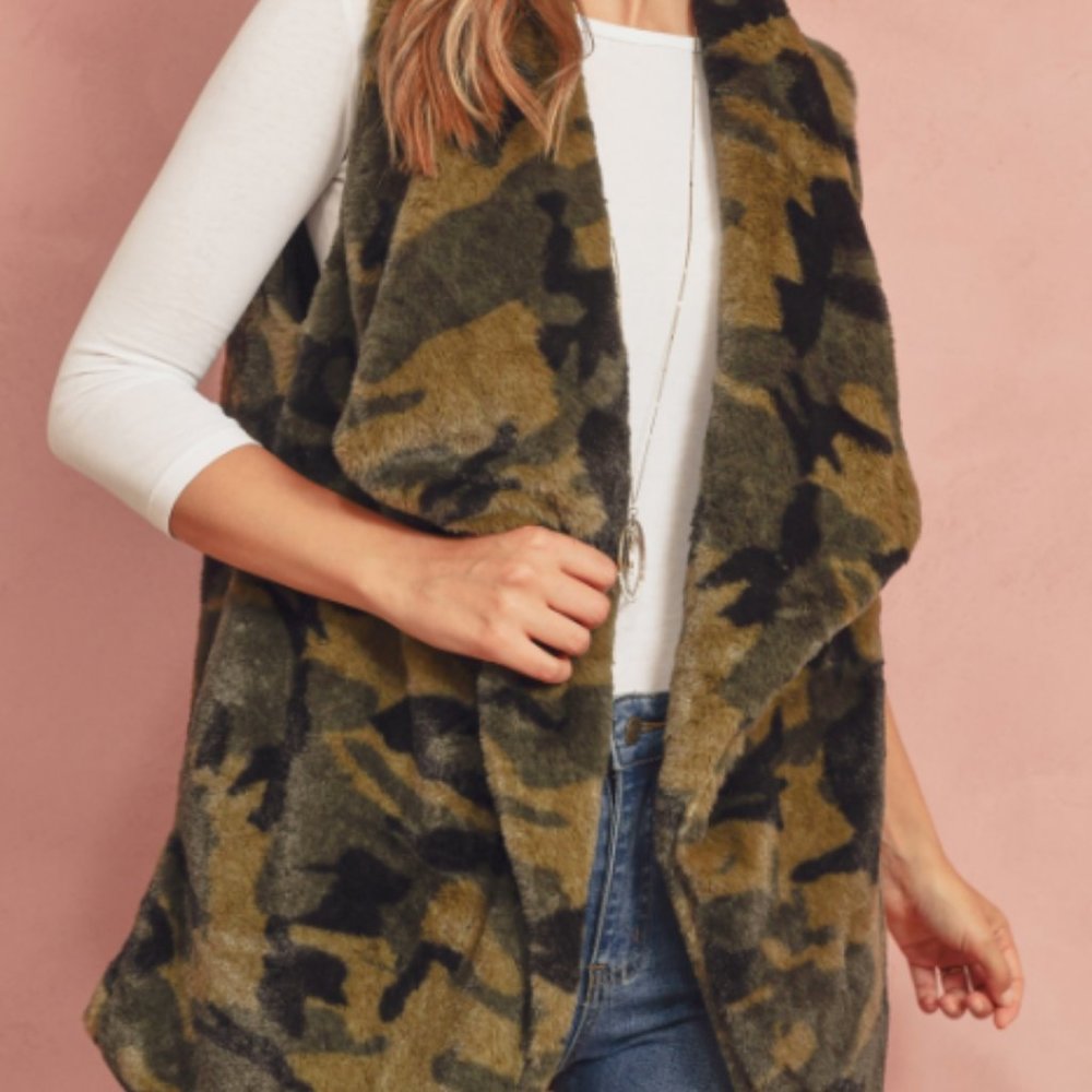 Faux Fur Camouflage Vest With Pockets